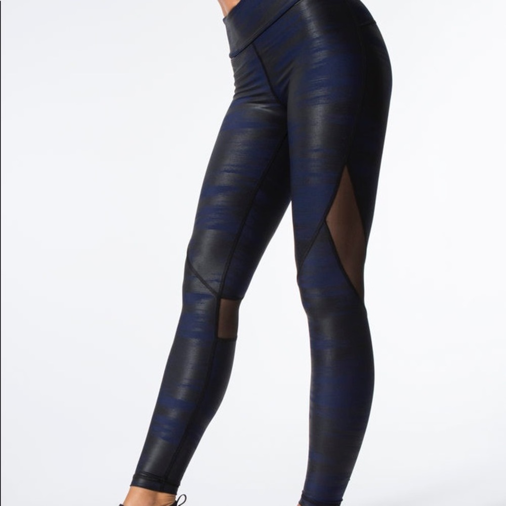 Alala Size M leggings never worn! Tags still on!